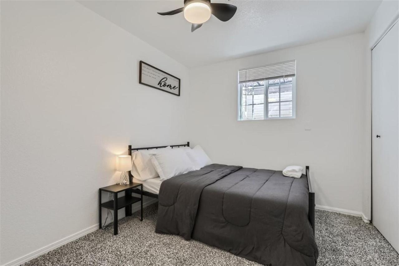 Casa vacanze 15-mins From Dia, Remodeled, Cozy Downstairs Unit