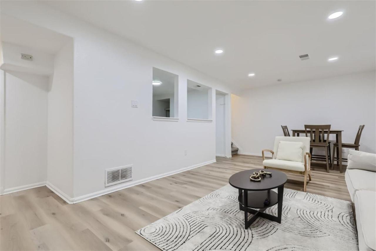 Casa vacanze 15-mins From Dia, Remodeled, Cozy Downstairs Unit *